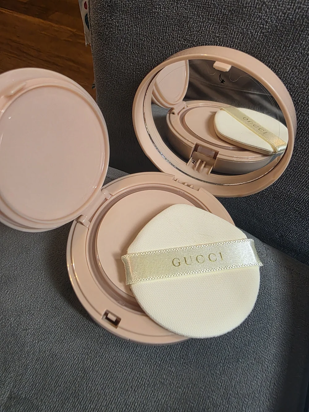 GUCCI Cushion de Beauté Compact - Pink & Gold